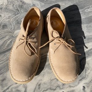 NWOT CLARKS ORIGINAL Women Suede
Sand color